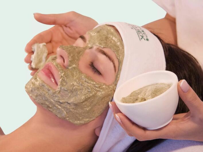 Mascarilla herbal antiarrugas a base de perejil